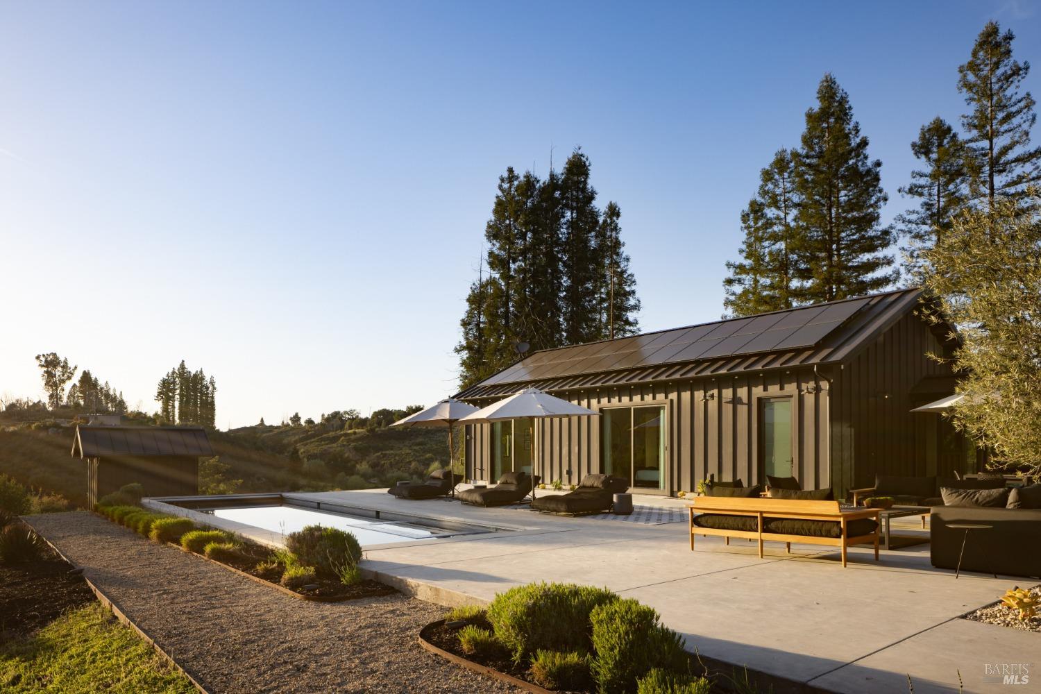 Detail Gallery Image 14 of 36 For 3870 Mountain Home Ranch Rd, Calistoga,  CA 94515 - 4 Beds | 4/2 Baths