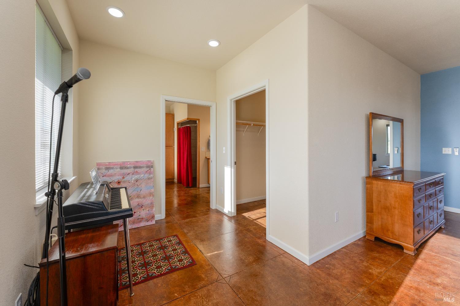 Detail Gallery Image 15 of 49 For 2260 Lakeshore Blvd, Upper Lake,  CA 95485 - 3 Beds | 3 Baths