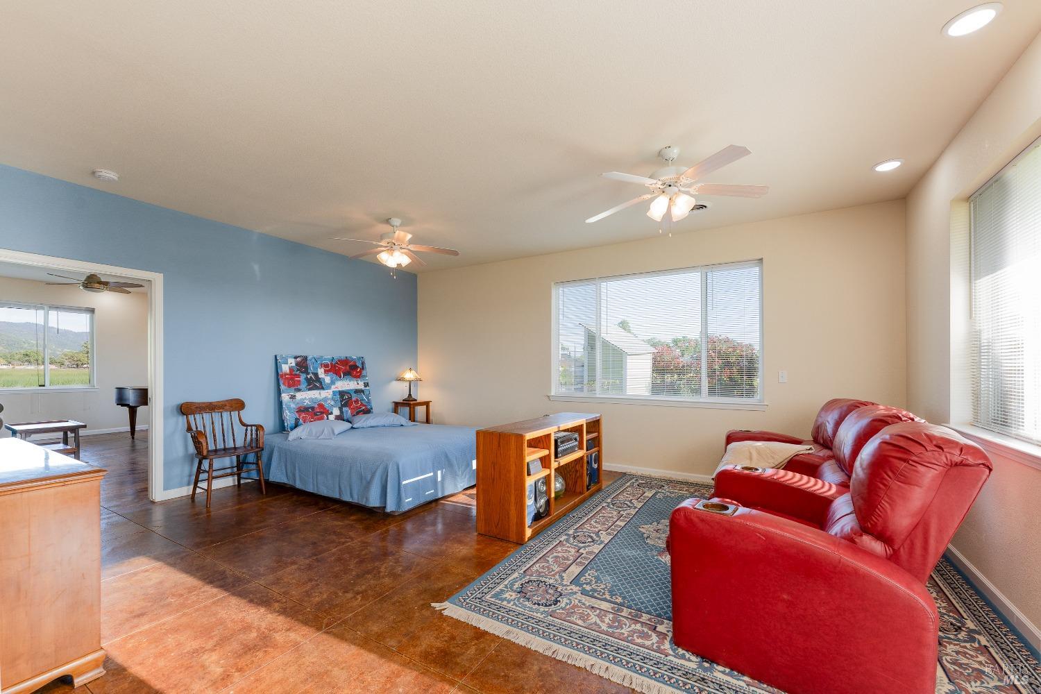 Detail Gallery Image 14 of 49 For 2260 Lakeshore Blvd, Upper Lake,  CA 95485 - 3 Beds | 3 Baths