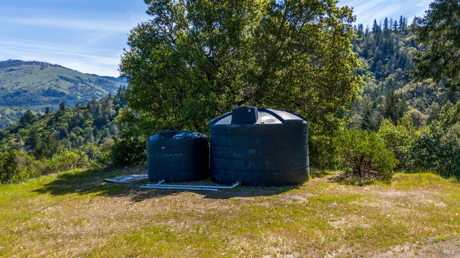 Detail Gallery Image 5 of 20 For 8500 Simmerly Rd, Laytonville,  CA 95454 - 1 Beds | 2 Baths