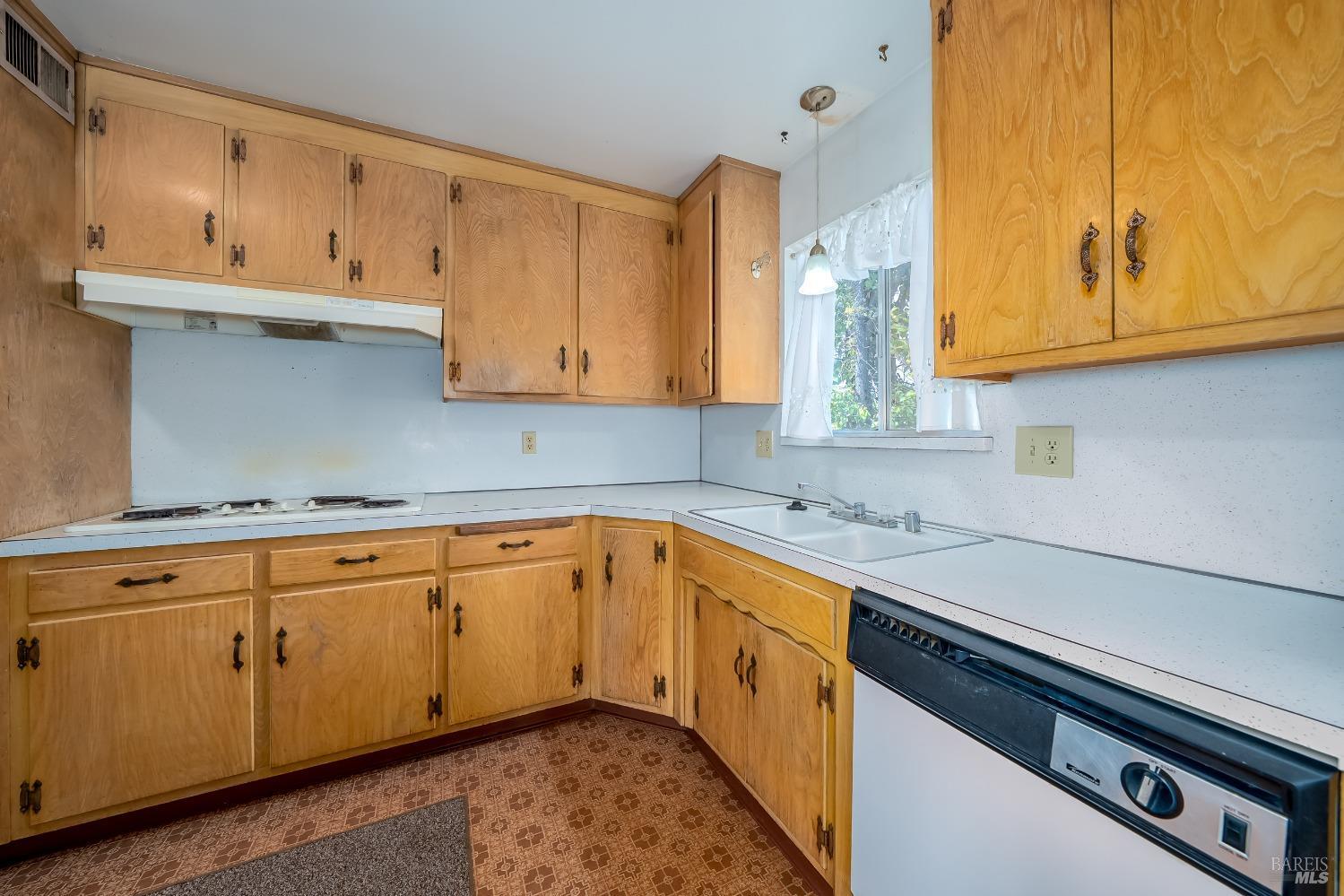 Detail Gallery Image 15 of 62 For 1450 Orchid Way, Lakeport,  CA 95453 - 3 Beds | 2 Baths