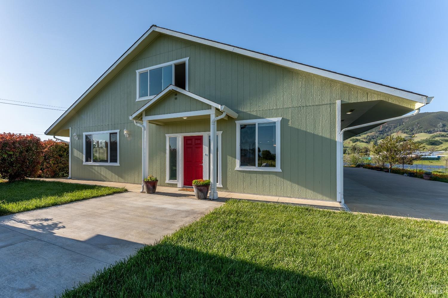 Detail Gallery Image 1 of 49 For 2260 Lakeshore Blvd, Upper Lake,  CA 95485 - 3 Beds | 3 Baths