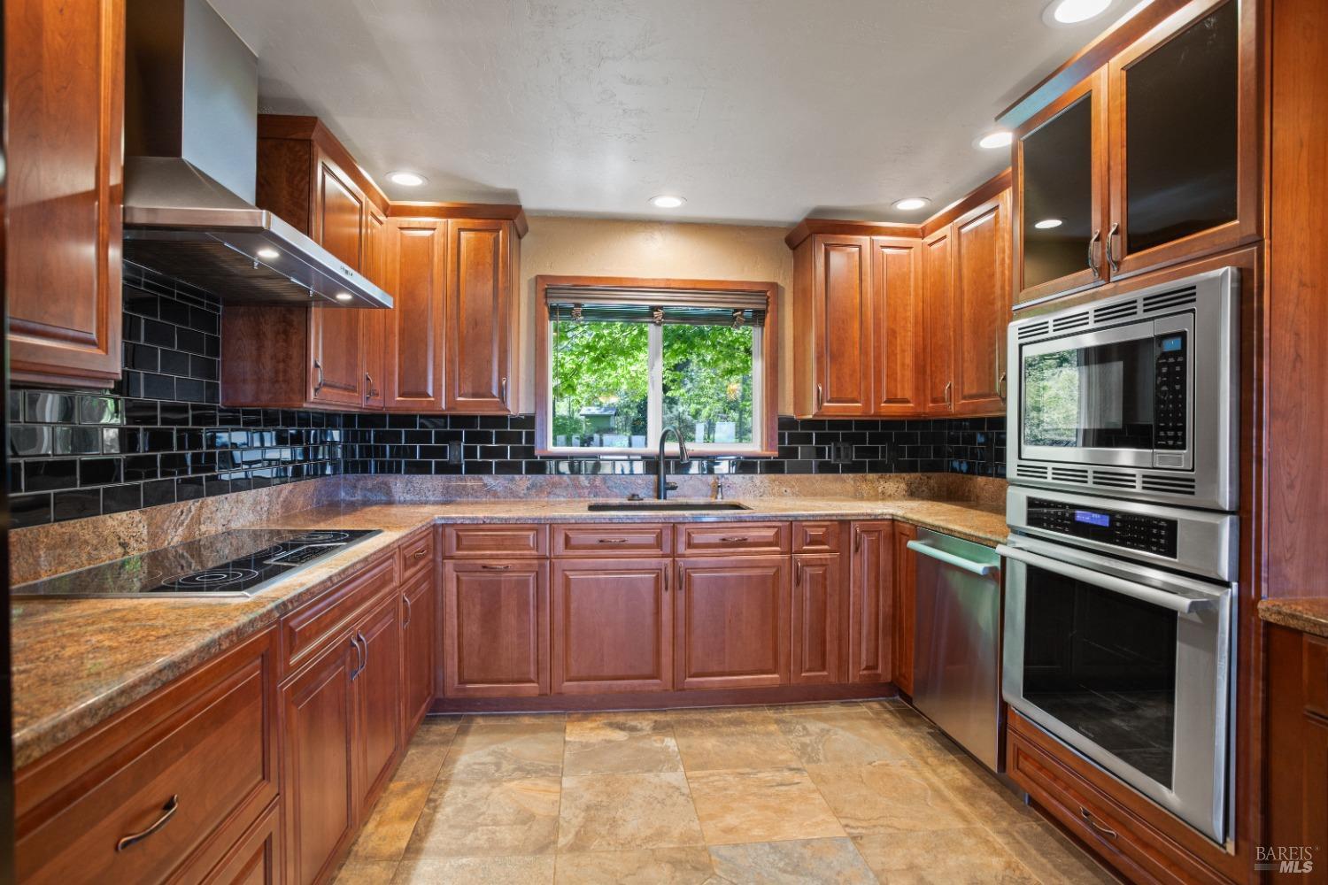Detail Gallery Image 5 of 26 For 6867 Alpine Ridge Rd, Shingletown,  CA 96088 - 3 Beds | 3 Baths
