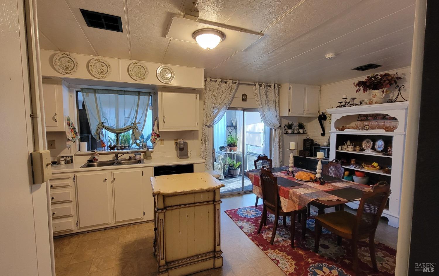 Detail Gallery Image 12 of 17 For 460 E Gobbi St #25,  Ukiah,  CA 95482 - 2 Beds | 2 Baths