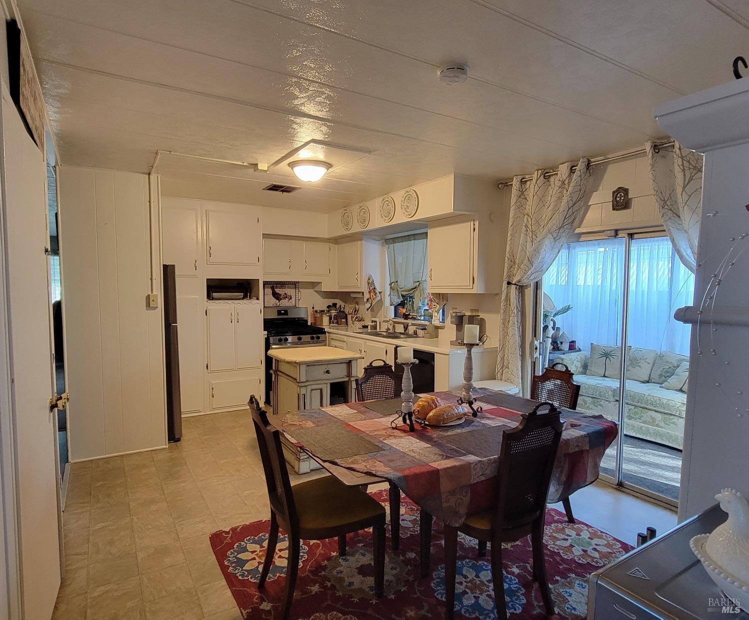 Detail Gallery Image 13 of 17 For 460 E Gobbi St #25,  Ukiah,  CA 95482 - 2 Beds | 2 Baths