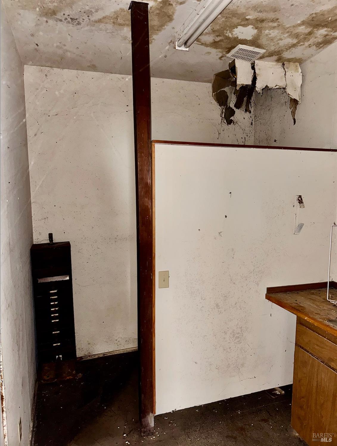 Detail Gallery Image 7 of 9 For 19350 S Harbor Dr, Fort Bragg,  CA 95437 - – Beds | – Baths