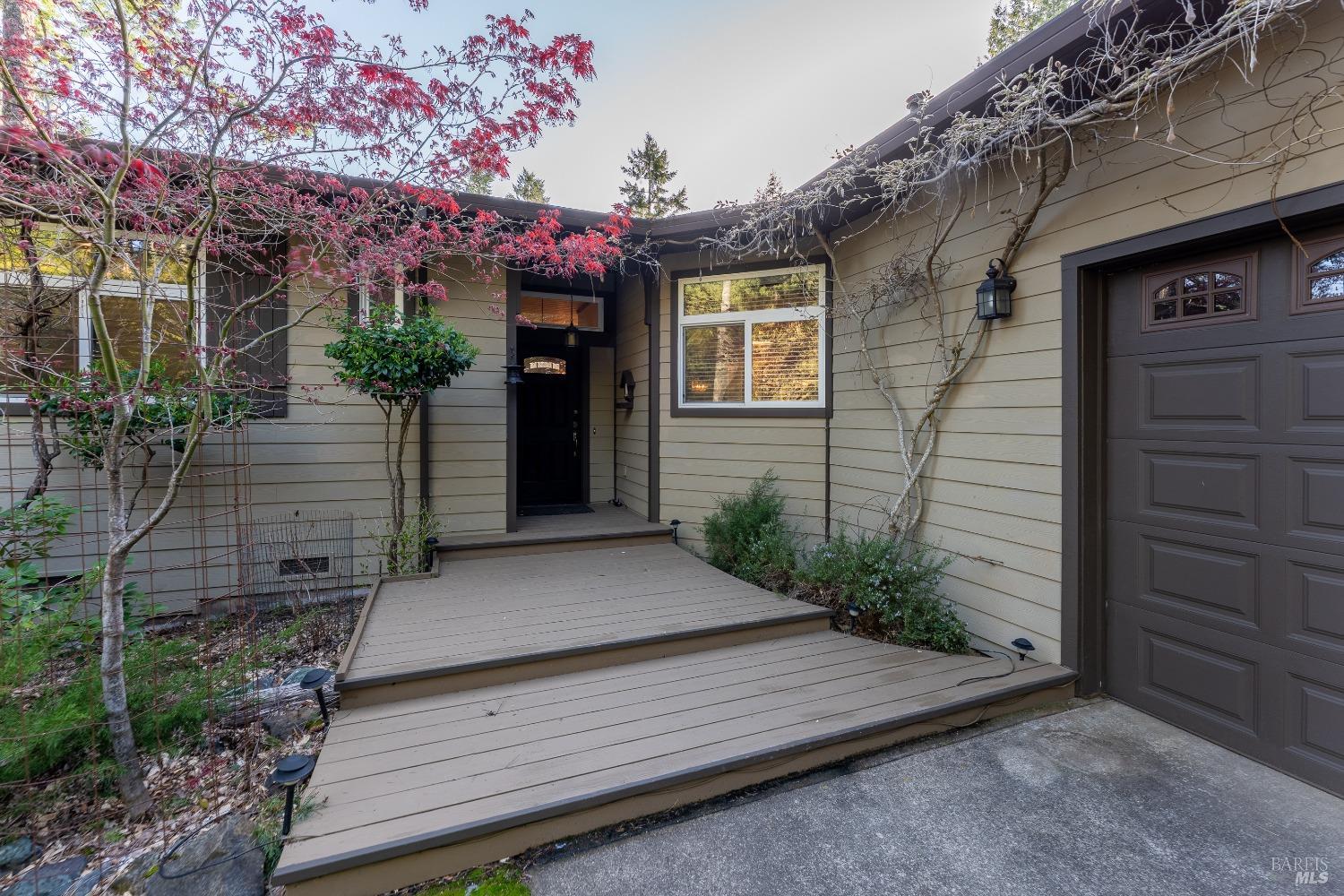 Detail Gallery Image 4 of 39 For 27040 Ridge Rd, Willits,  CA 95490 - 3 Beds | 2/1 Baths
