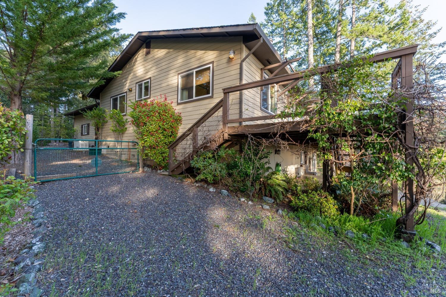 Detail Gallery Image 25 of 39 For 27040 Ridge Rd, Willits,  CA 95490 - 3 Beds | 2/1 Baths