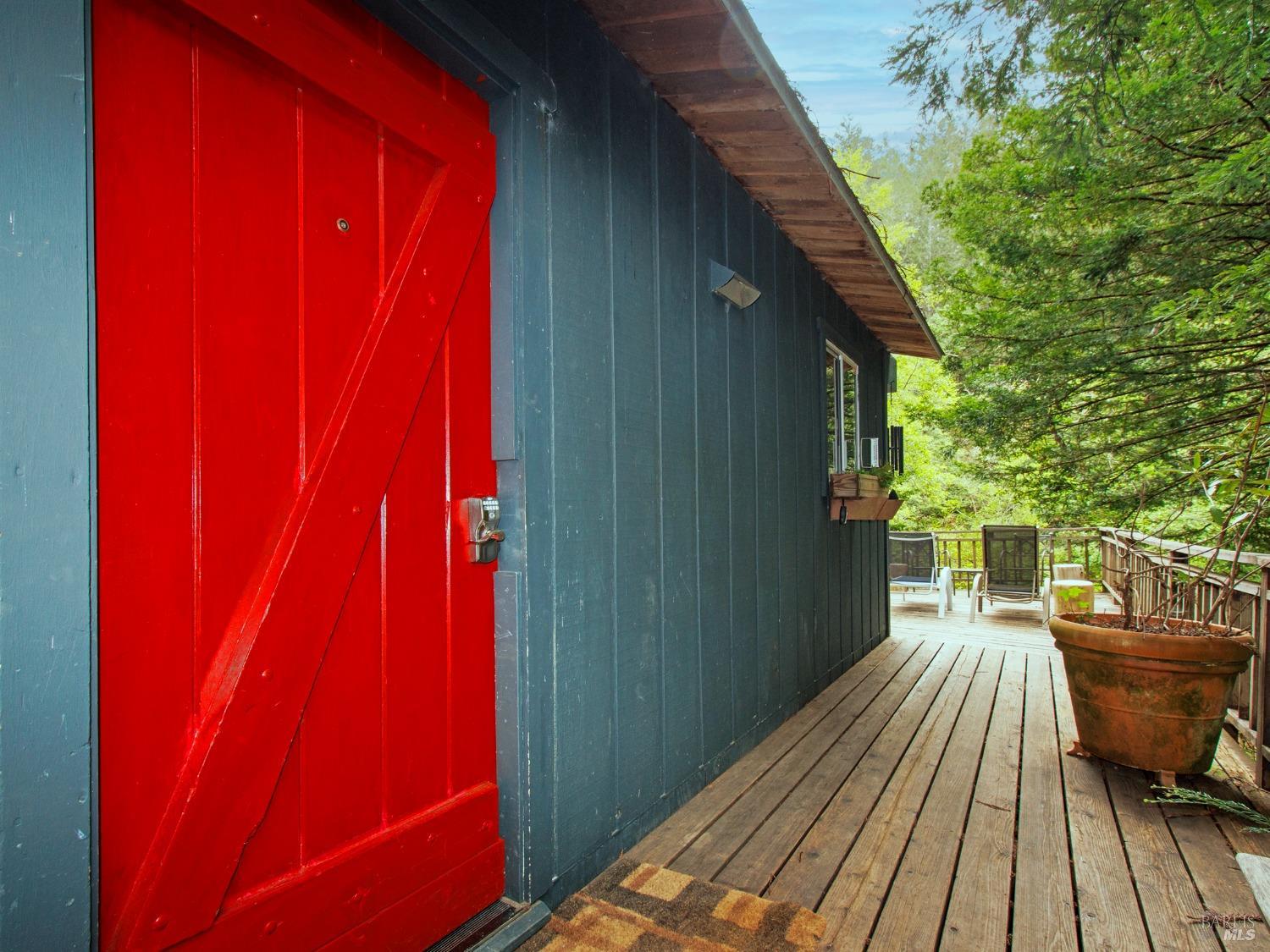 Detail Gallery Image 2 of 39 For 2660 Cazadero Hwy, Cazadero,  CA 95421 - 2 Beds | 1 Baths