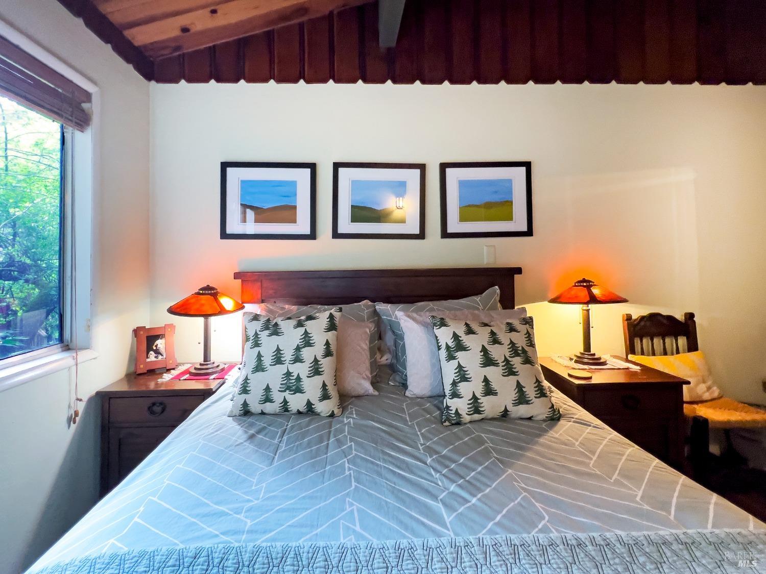 Detail Gallery Image 11 of 39 For 2660 Cazadero Hwy, Cazadero,  CA 95421 - 2 Beds | 1 Baths