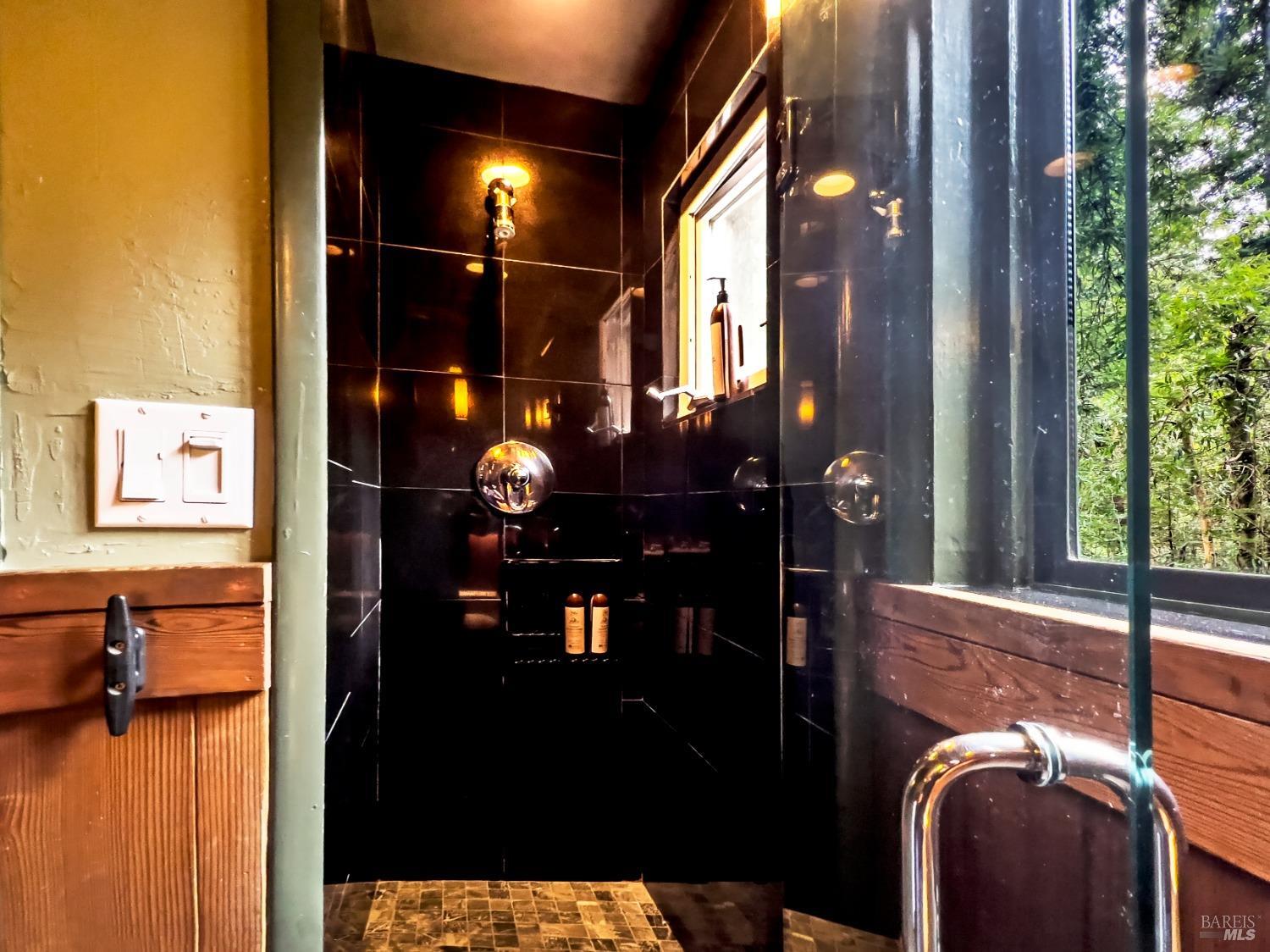 Detail Gallery Image 19 of 39 For 2660 Cazadero Hwy, Cazadero,  CA 95421 - 2 Beds | 1 Baths