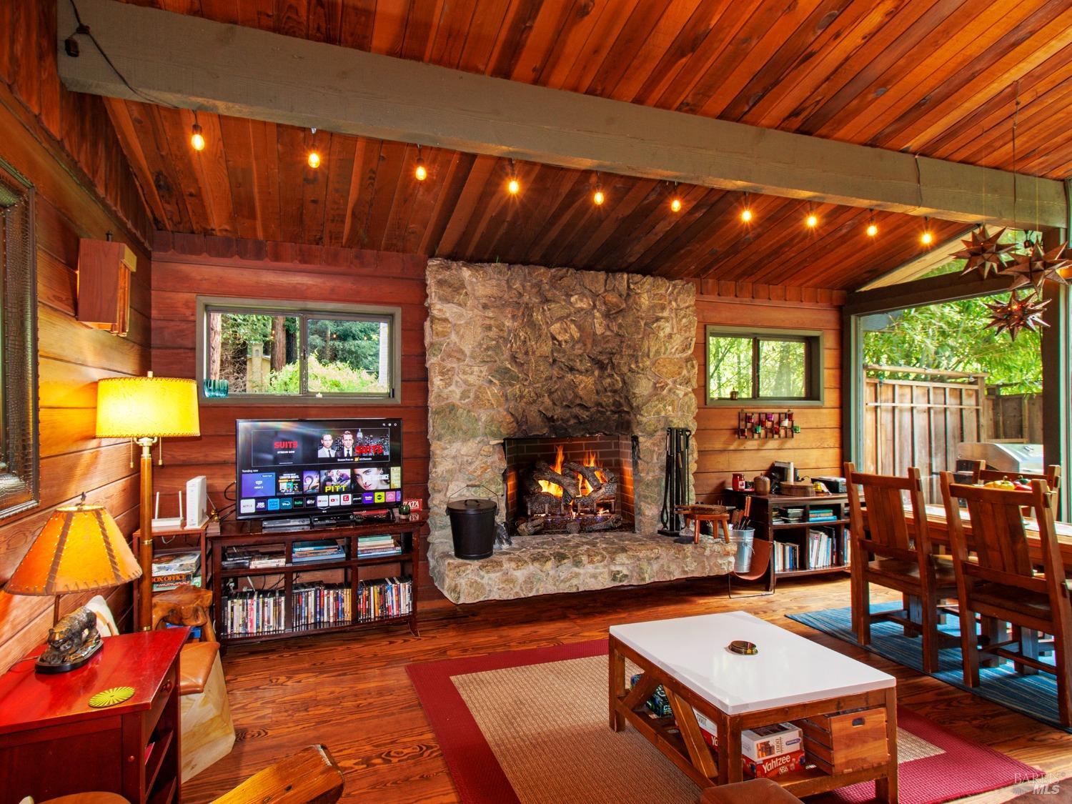 Detail Gallery Image 6 of 39 For 2660 Cazadero Hwy, Cazadero,  CA 95421 - 2 Beds | 1 Baths