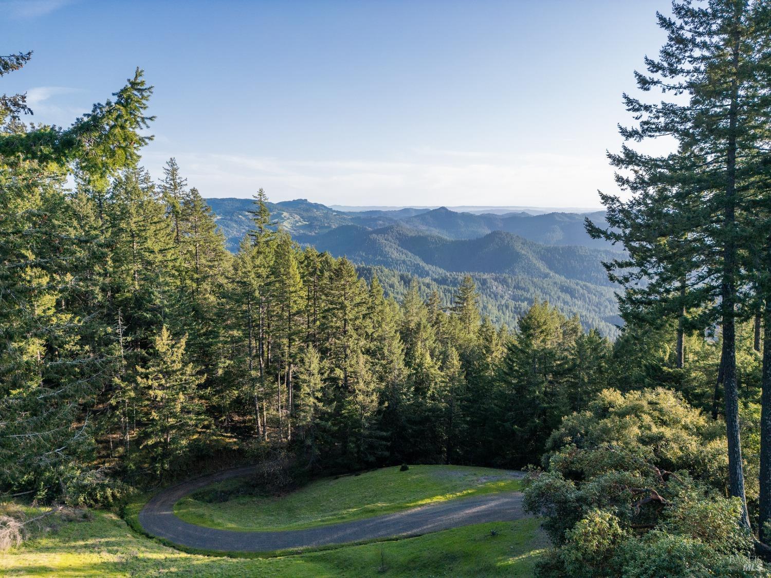 Detail Gallery Image 12 of 39 For 27040 Ridge Rd, Willits,  CA 95490 - 3 Beds | 2/1 Baths