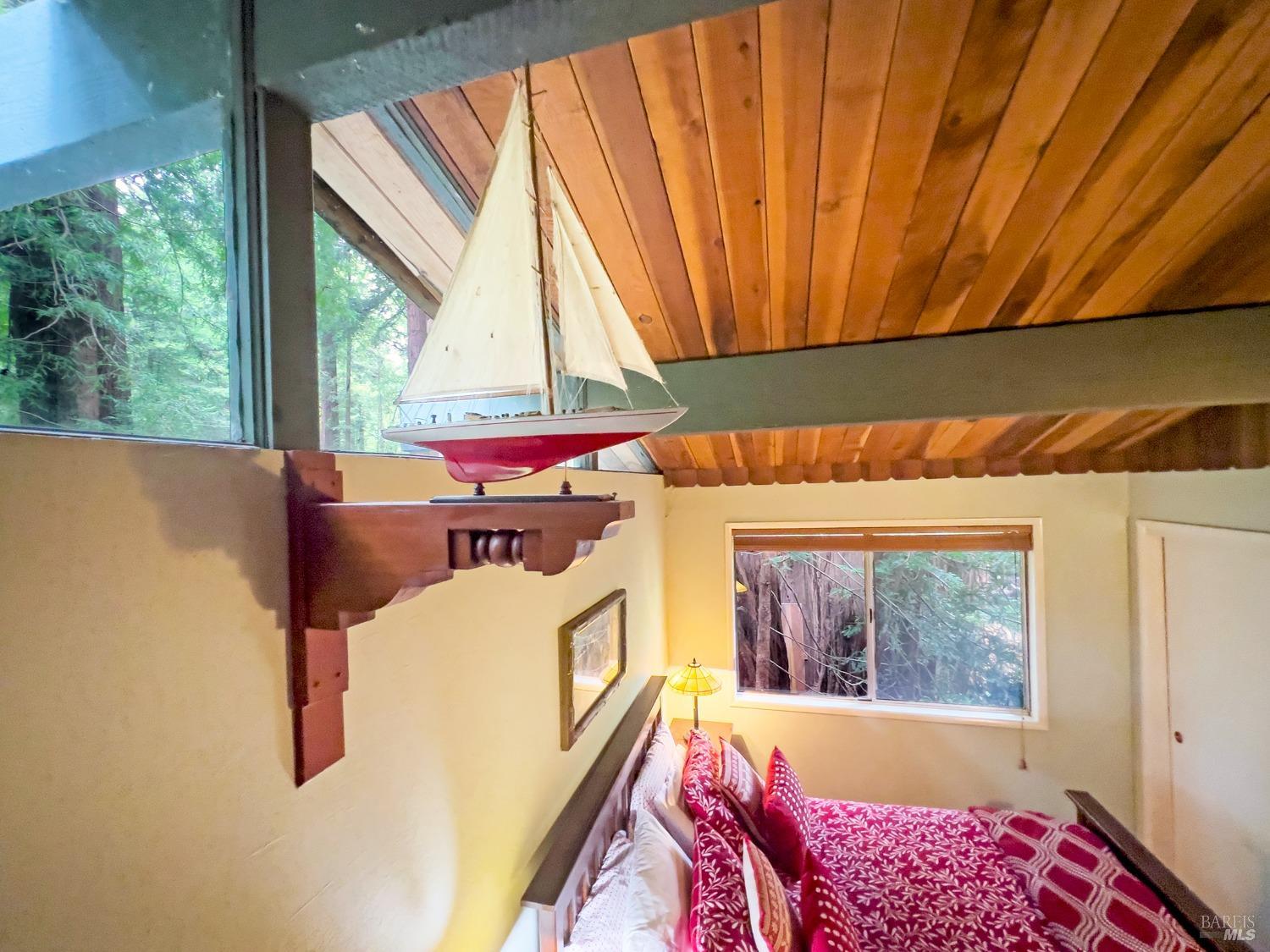 Detail Gallery Image 17 of 39 For 2660 Cazadero Hwy, Cazadero,  CA 95421 - 2 Beds | 1 Baths