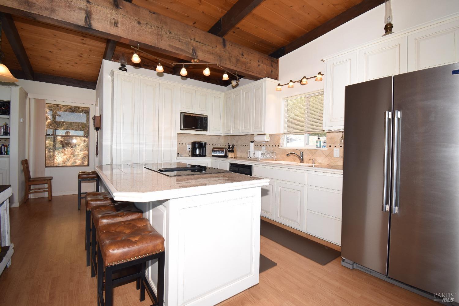 Detail Gallery Image 4 of 34 For 12250 Baylis Cove Rd, Lower Lake,  CA 95457 - 2 Beds | 2 Baths