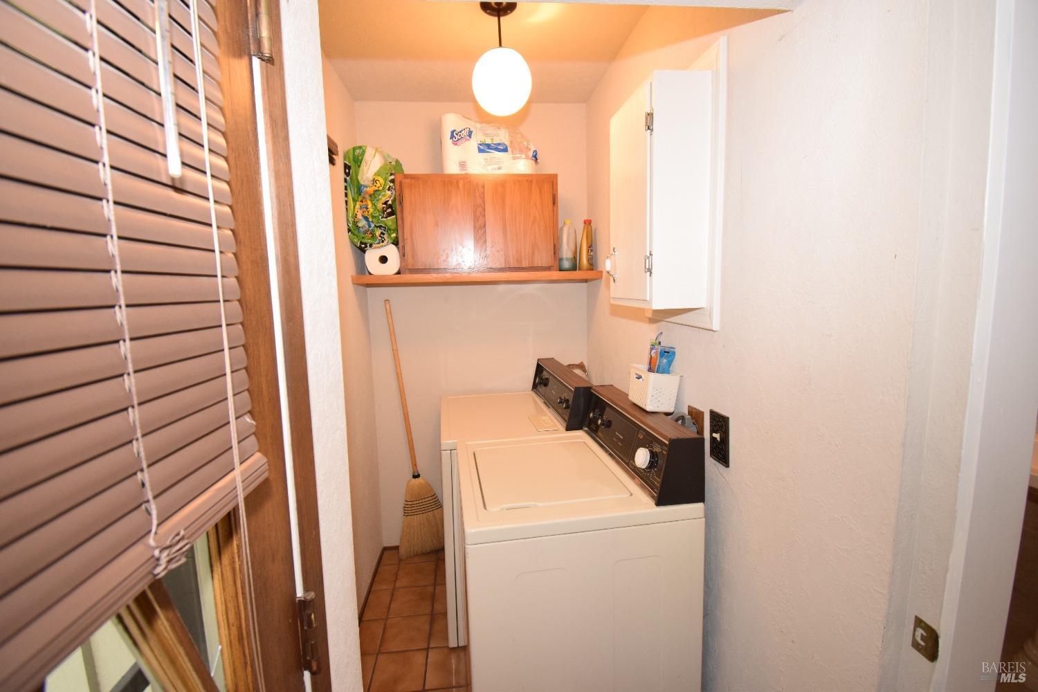 Detail Gallery Image 13 of 34 For 12250 Baylis Cove Rd, Lower Lake,  CA 95457 - 2 Beds | 2 Baths