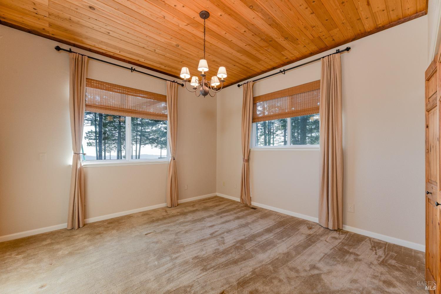 Detail Gallery Image 16 of 39 For 27040 Ridge Rd, Willits,  CA 95490 - 3 Beds | 2/1 Baths