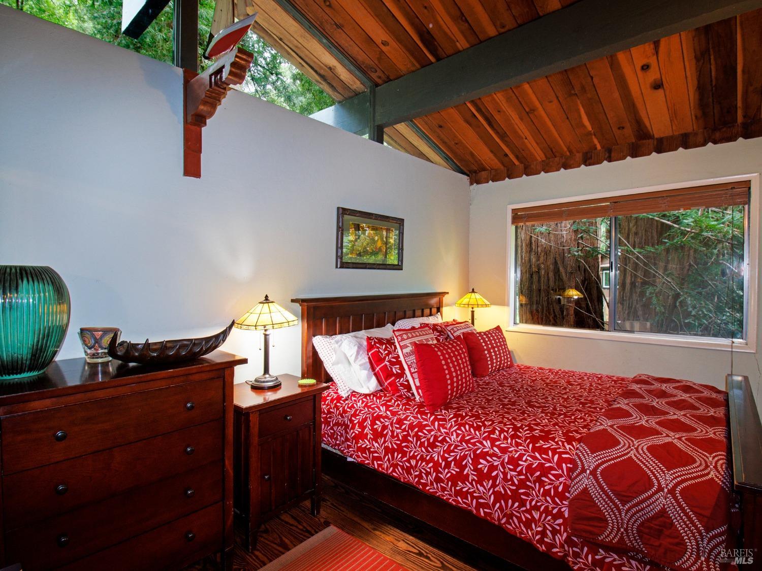 Detail Gallery Image 14 of 39 For 2660 Cazadero Hwy, Cazadero,  CA 95421 - 2 Beds | 1 Baths