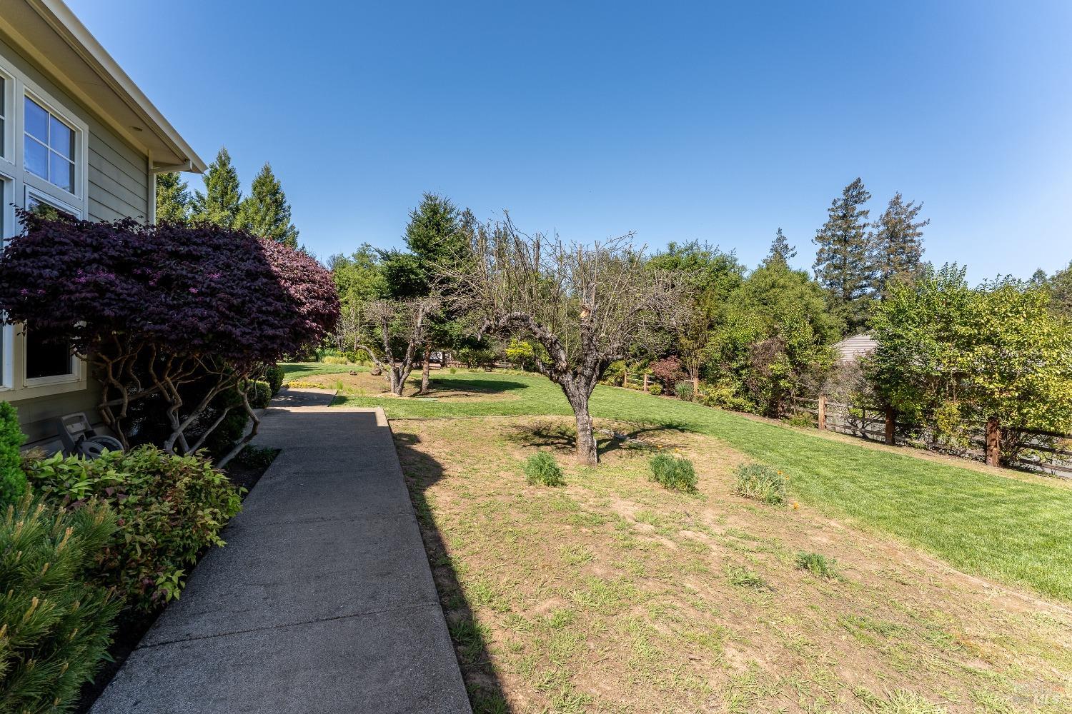 Detail Gallery Image 34 of 42 For 1595 Crane Ter, Ukiah,  CA 95482 - 5 Beds | 3 Baths