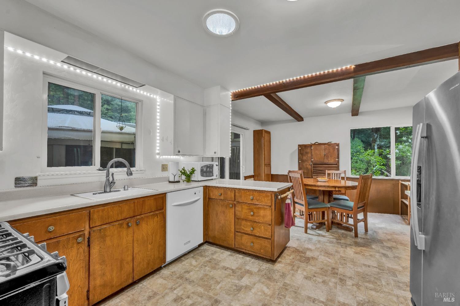 Detail Gallery Image 14 of 42 For 17 Springhill Dr, Cazadero,  CA 95421 - 2 Beds | 2 Baths