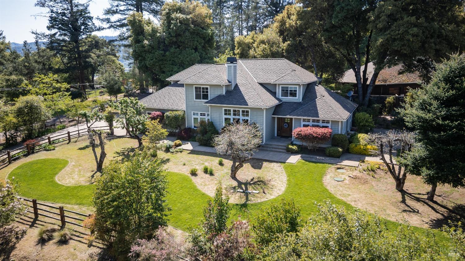 Detail Gallery Image 1 of 42 For 1595 Crane Ter, Ukiah,  CA 95482 - 5 Beds | 3 Baths