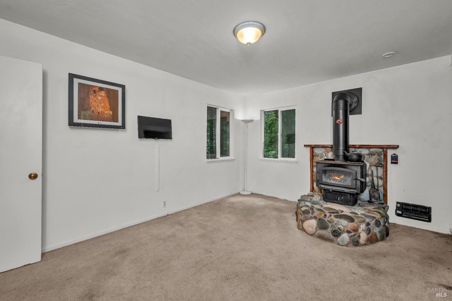 Detail Gallery Image 19 of 42 For 17 Springhill Dr, Cazadero,  CA 95421 - 2 Beds | 2 Baths
