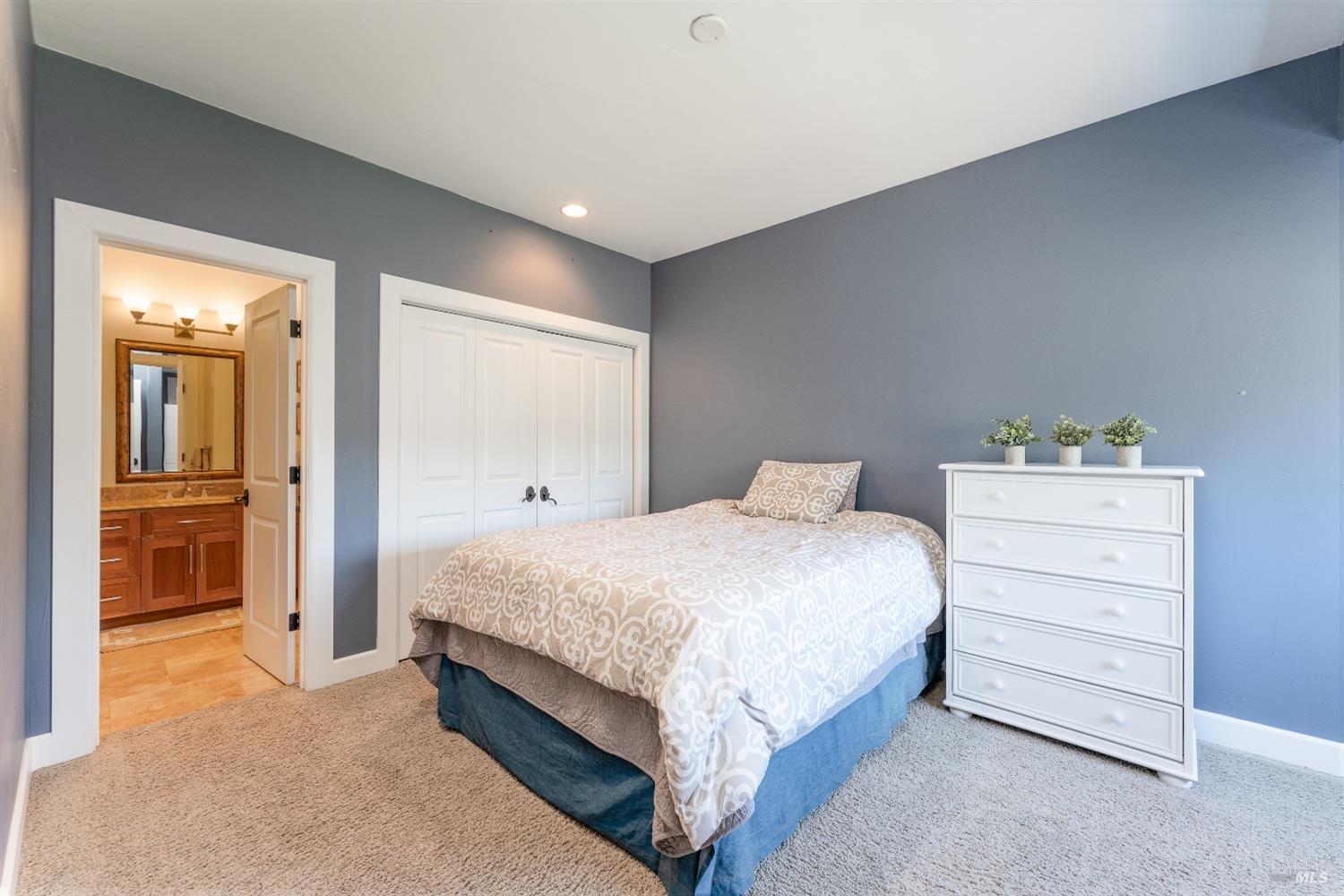 Detail Gallery Image 19 of 42 For 1595 Crane Ter, Ukiah,  CA 95482 - 5 Beds | 3 Baths
