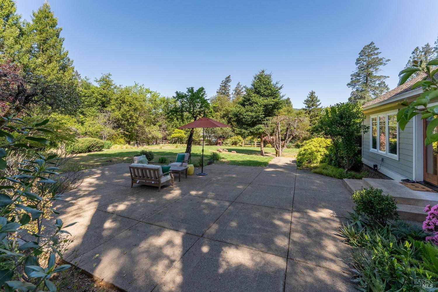 Detail Gallery Image 27 of 42 For 1595 Crane Ter, Ukiah,  CA 95482 - 5 Beds | 3 Baths