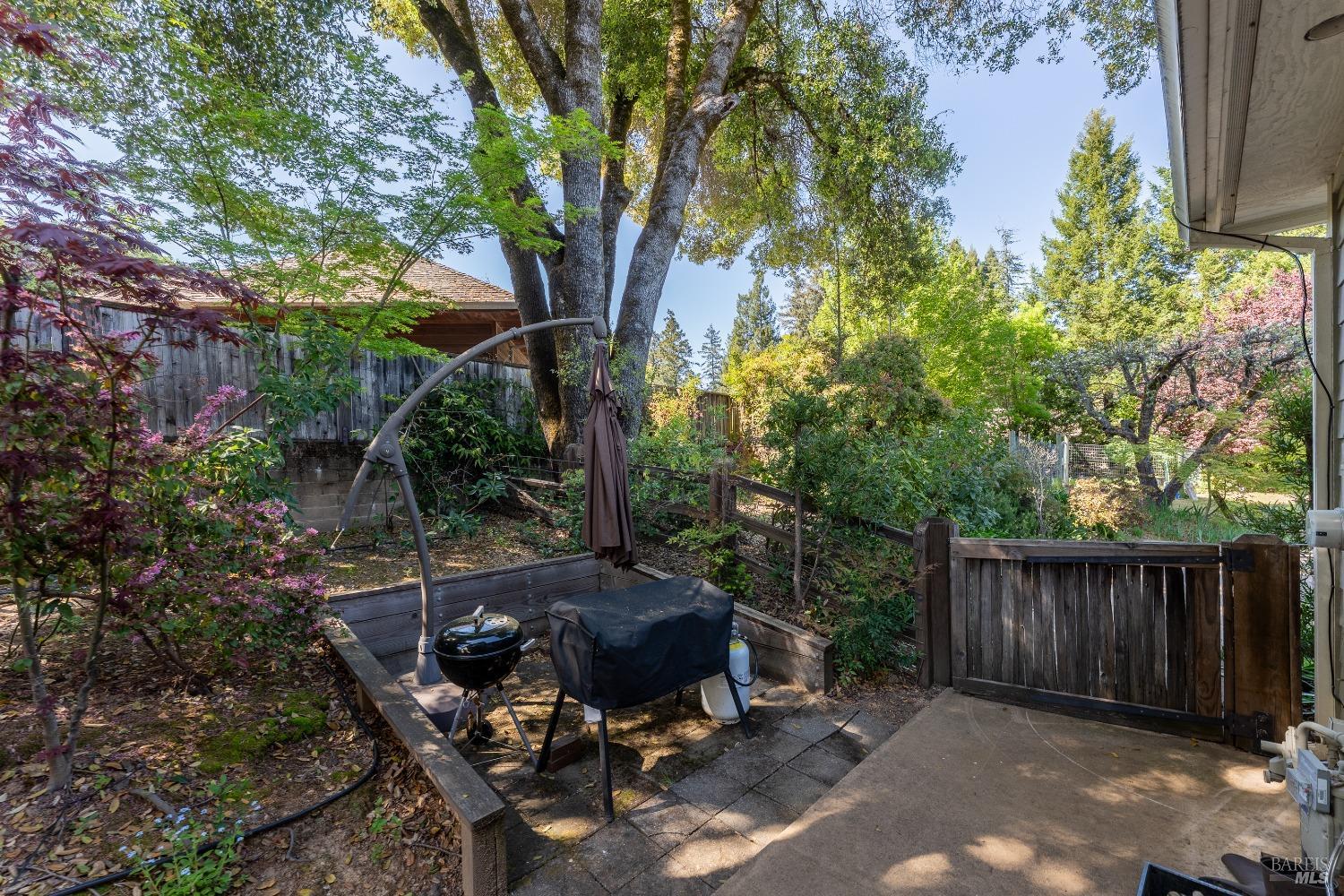 Detail Gallery Image 24 of 42 For 1595 Crane Ter, Ukiah,  CA 95482 - 5 Beds | 3 Baths