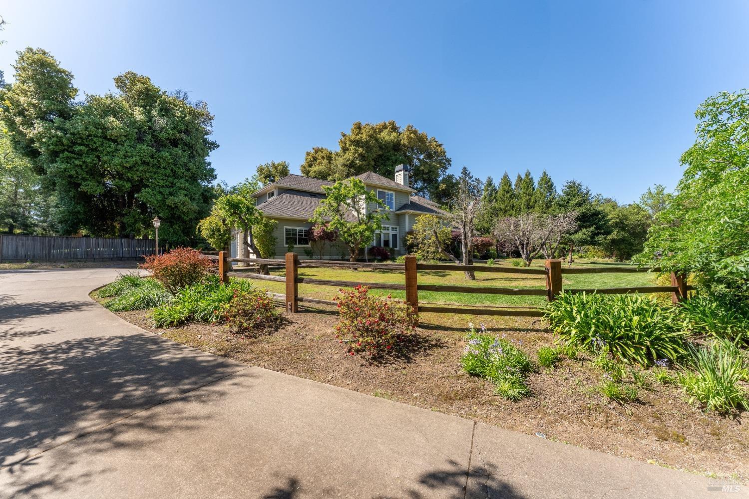 Detail Gallery Image 41 of 42 For 1595 Crane Ter, Ukiah,  CA 95482 - 5 Beds | 3 Baths