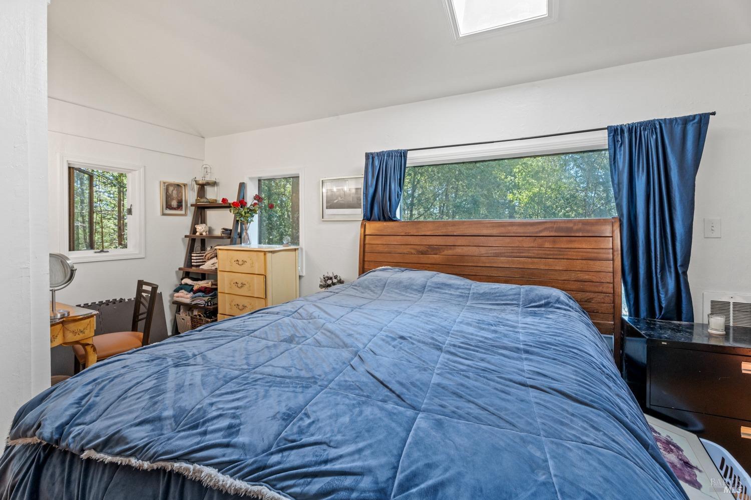 Detail Gallery Image 9 of 14 For 23551 Ridge Rd, Willits,  CA 95490 - 2 Beds | 2 Baths