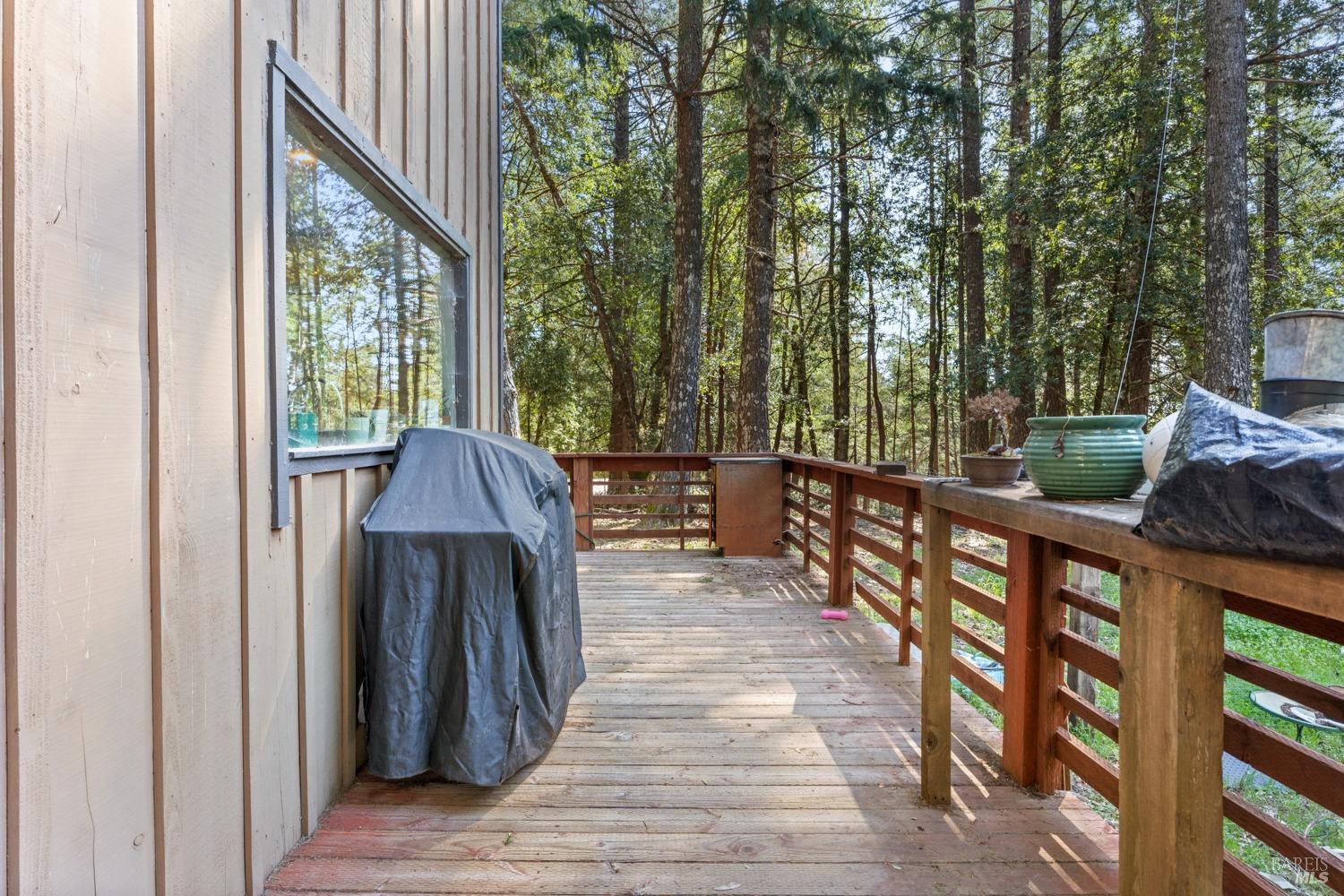 Detail Gallery Image 11 of 14 For 23551 Ridge Rd, Willits,  CA 95490 - 2 Beds | 2 Baths