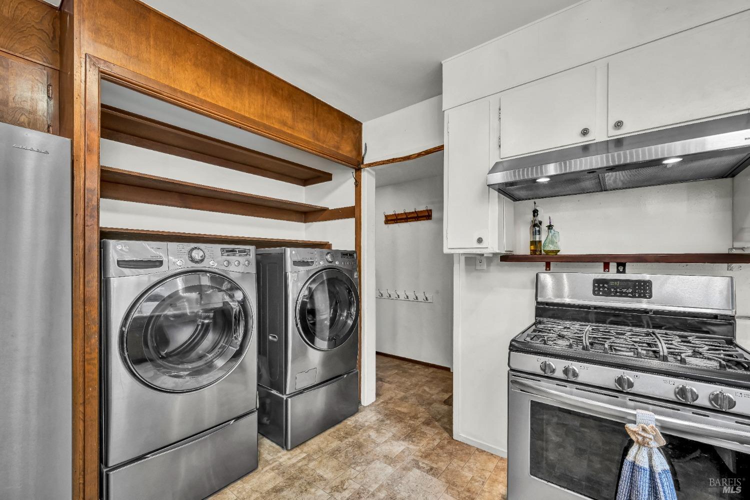Detail Gallery Image 15 of 42 For 17 Springhill Dr, Cazadero,  CA 95421 - 2 Beds | 2 Baths