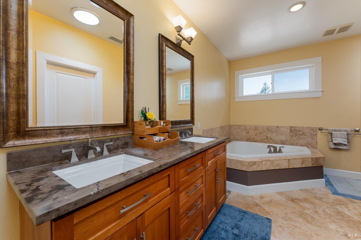 Detail Gallery Image 23 of 42 For 1595 Crane Ter, Ukiah,  CA 95482 - 5 Beds | 3 Baths