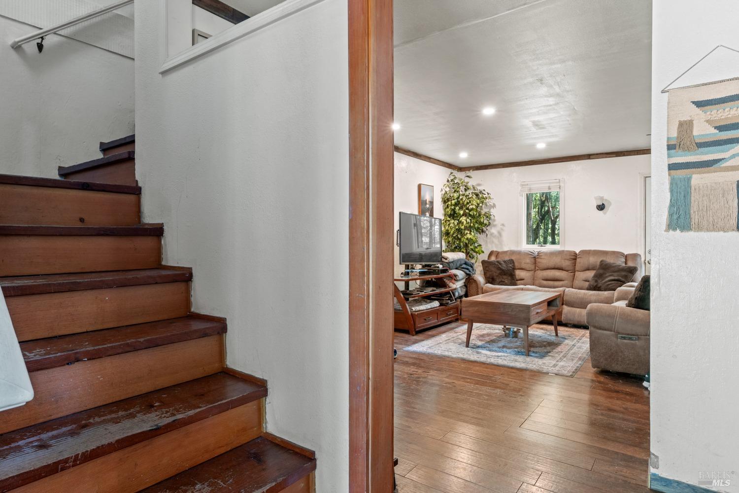 Detail Gallery Image 7 of 14 For 23551 Ridge Rd, Willits,  CA 95490 - 2 Beds | 2 Baths