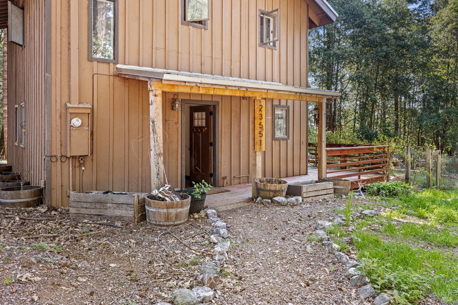 Detail Gallery Image 2 of 14 For 23551 Ridge Rd, Willits,  CA 95490 - 2 Beds | 2 Baths