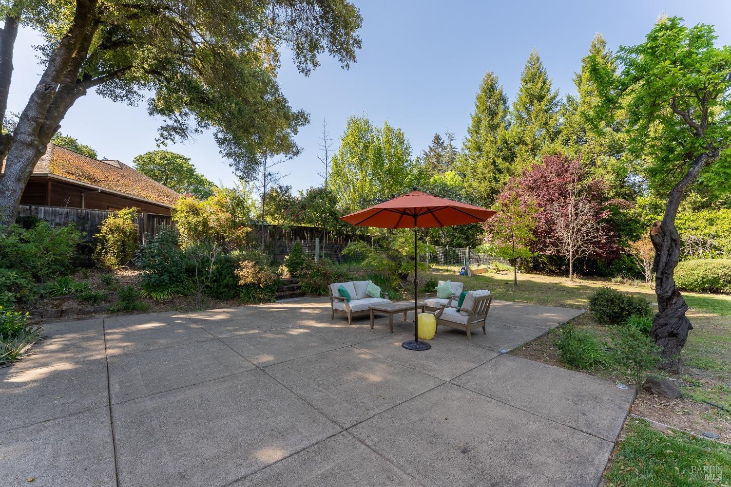 Detail Gallery Image 31 of 42 For 1595 Crane Ter, Ukiah,  CA 95482 - 5 Beds | 3 Baths