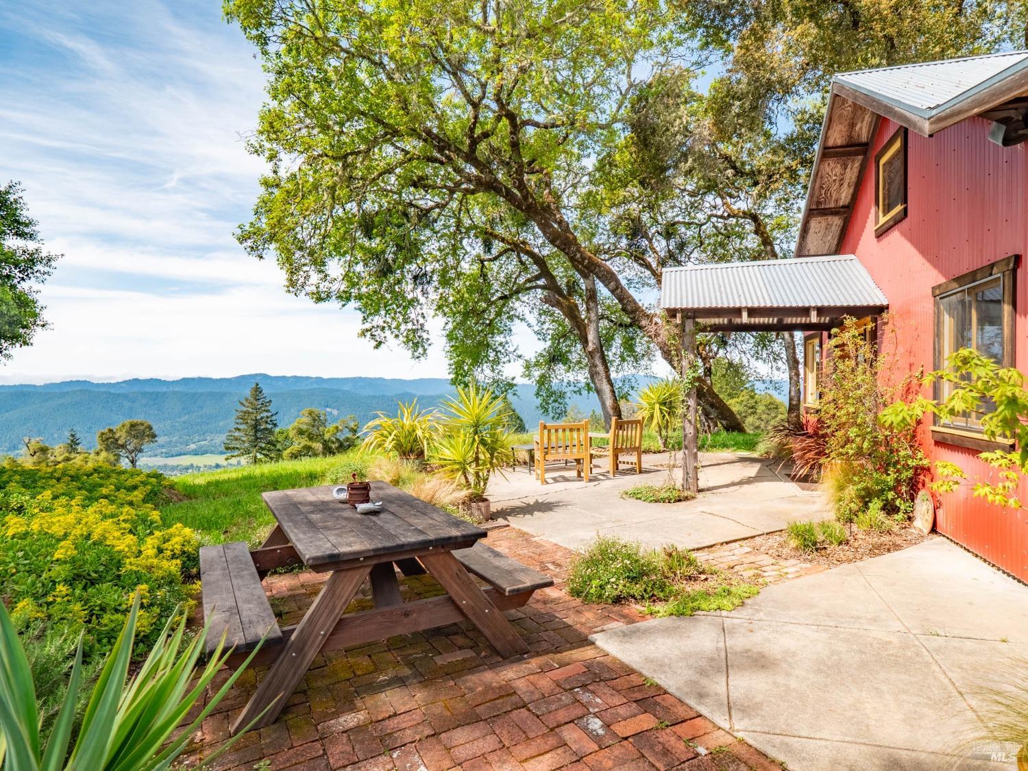 Detail Gallery Image 31 of 98 For 16121 Deer Meadows Rd, Boonville,  CA 95415 - 4 Beds | 3/1 Baths