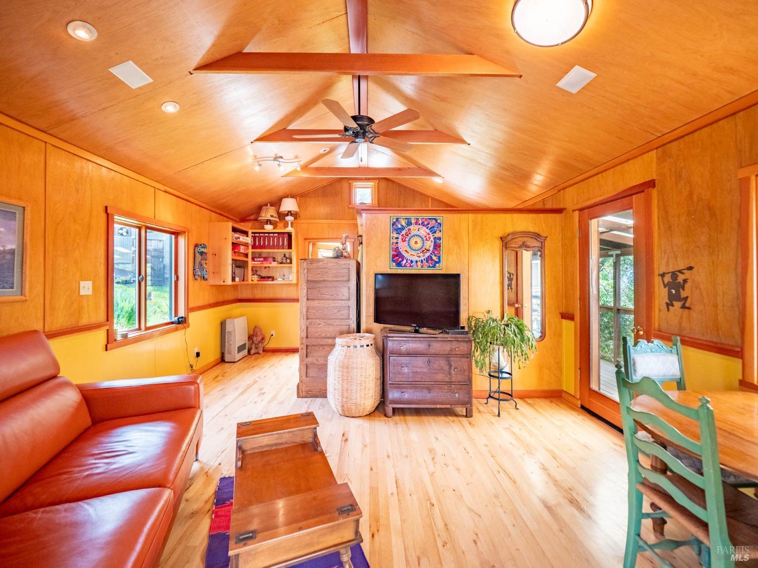 Detail Gallery Image 25 of 98 For 16121 Deer Meadows Rd, Boonville,  CA 95415 - 4 Beds | 3/1 Baths