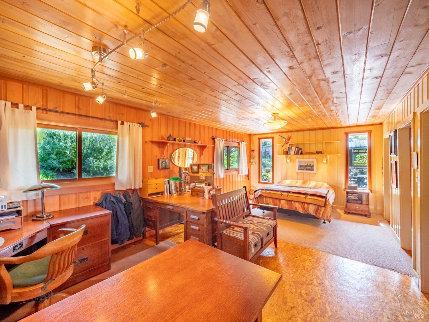 Detail Gallery Image 17 of 98 For 16121 Deer Meadows Rd, Boonville,  CA 95415 - 4 Beds | 3/1 Baths
