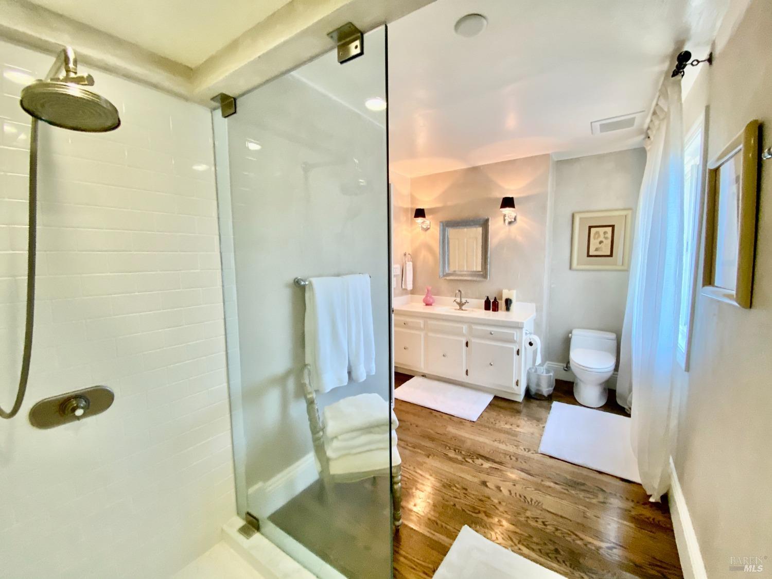 Detail Gallery Image 22 of 81 For 3594 Silverado Trl, Saint Helena,  CA 94574 - 5 Beds | 2/1 Baths
