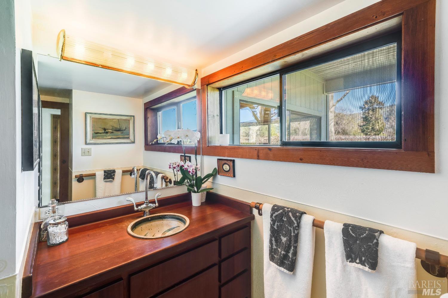 Detail Gallery Image 24 of 53 For 6201 Old River Rd, Ukiah,  CA 95482 - 4 Beds | 2 Baths
