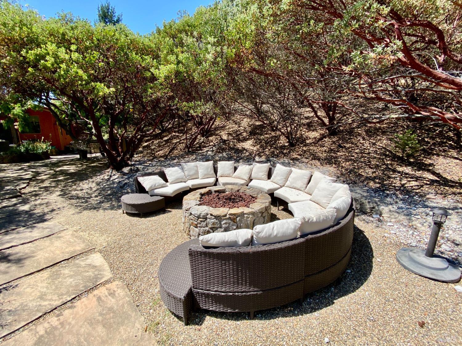 Detail Gallery Image 68 of 81 For 3594 Silverado Trl, Saint Helena,  CA 94574 - 5 Beds | 2/1 Baths