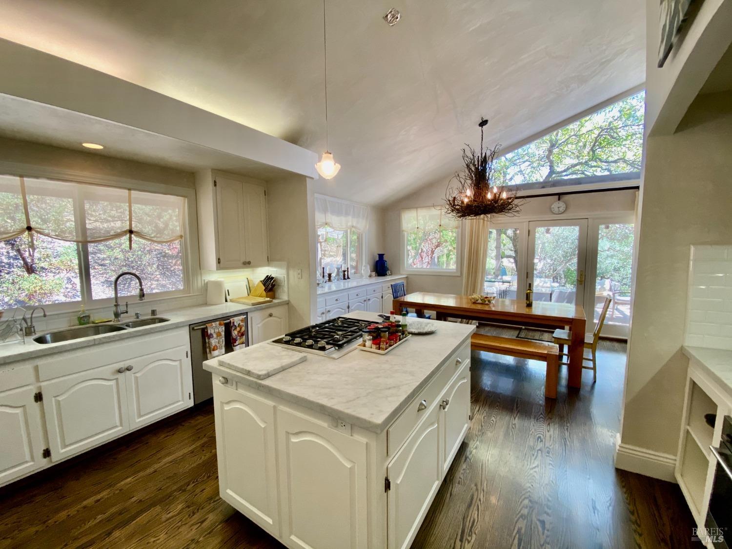 Detail Gallery Image 30 of 81 For 3594 Silverado Trl, Saint Helena,  CA 94574 - 5 Beds | 2/1 Baths