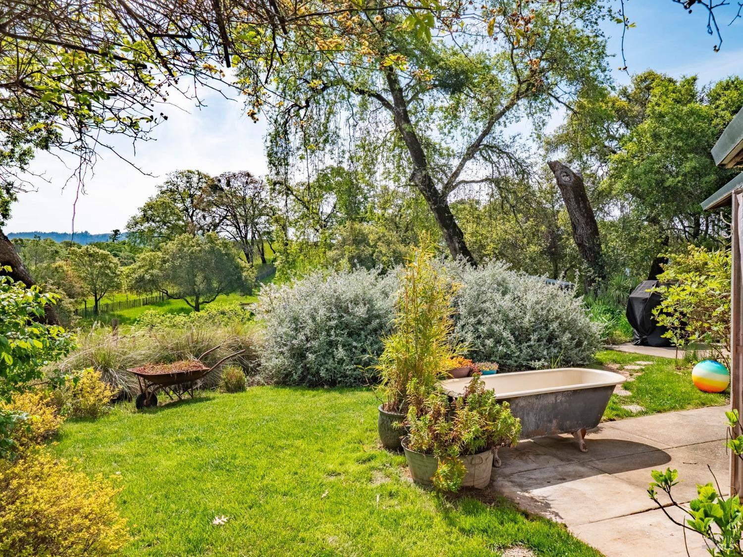 Detail Gallery Image 48 of 98 For 16121 Deer Meadows Rd, Boonville,  CA 95415 - 4 Beds | 3/1 Baths