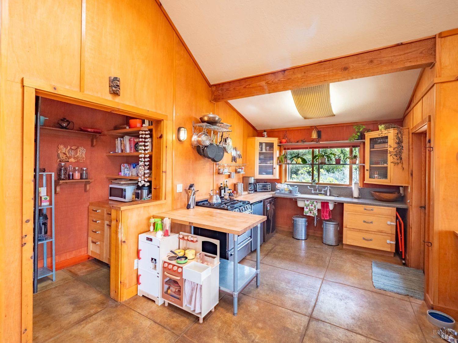 Detail Gallery Image 35 of 98 For 16121 Deer Meadows Rd, Boonville,  CA 95415 - 4 Beds | 3/1 Baths