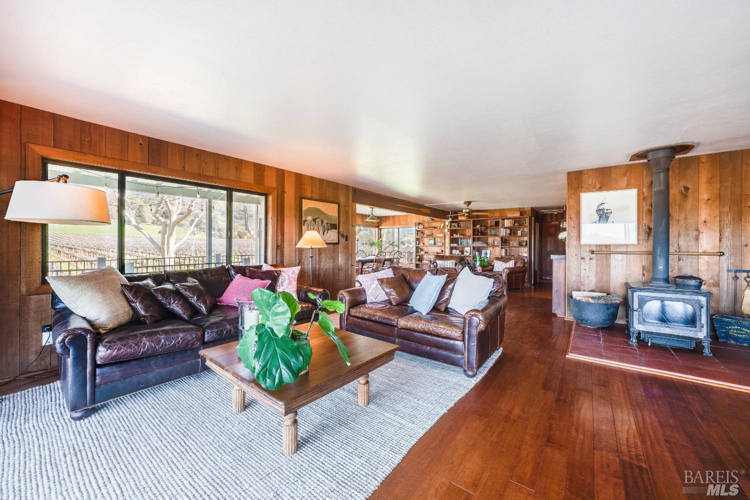 Detail Gallery Image 14 of 53 For 6201 Old River Rd, Ukiah,  CA 95482 - 4 Beds | 2 Baths