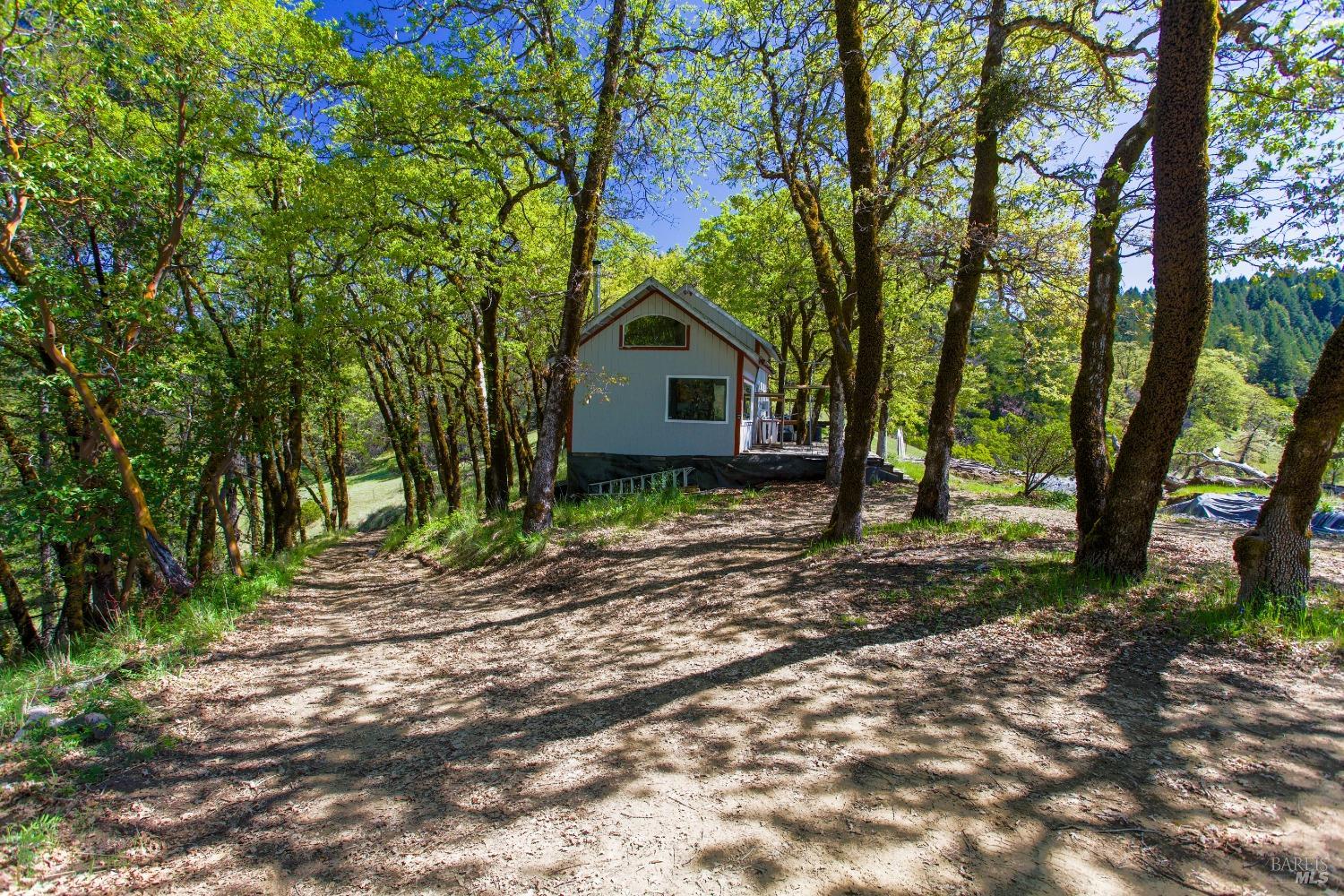 Detail Gallery Image 5 of 12 For 53310 N Highway 101 Hwy, Laytonville,  CA 95454 - – Beds | – Baths