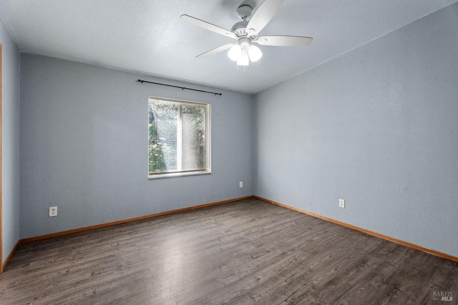 Detail Gallery Image 14 of 21 For 28474 N Highway 101 Unkn, Willits,  CA 95490 - 3 Beds | 2 Baths