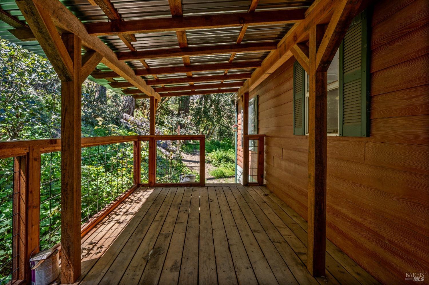 Detail Gallery Image 4 of 21 For 28474 N Highway 101 Unkn, Willits,  CA 95490 - 3 Beds | 2 Baths
